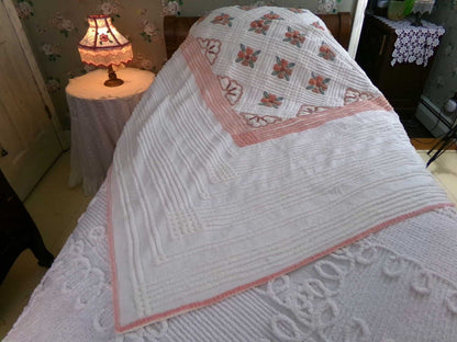 Cottage Life Vintage Chenille Bedspread, Flower Blooms on White Cotton, Full Size