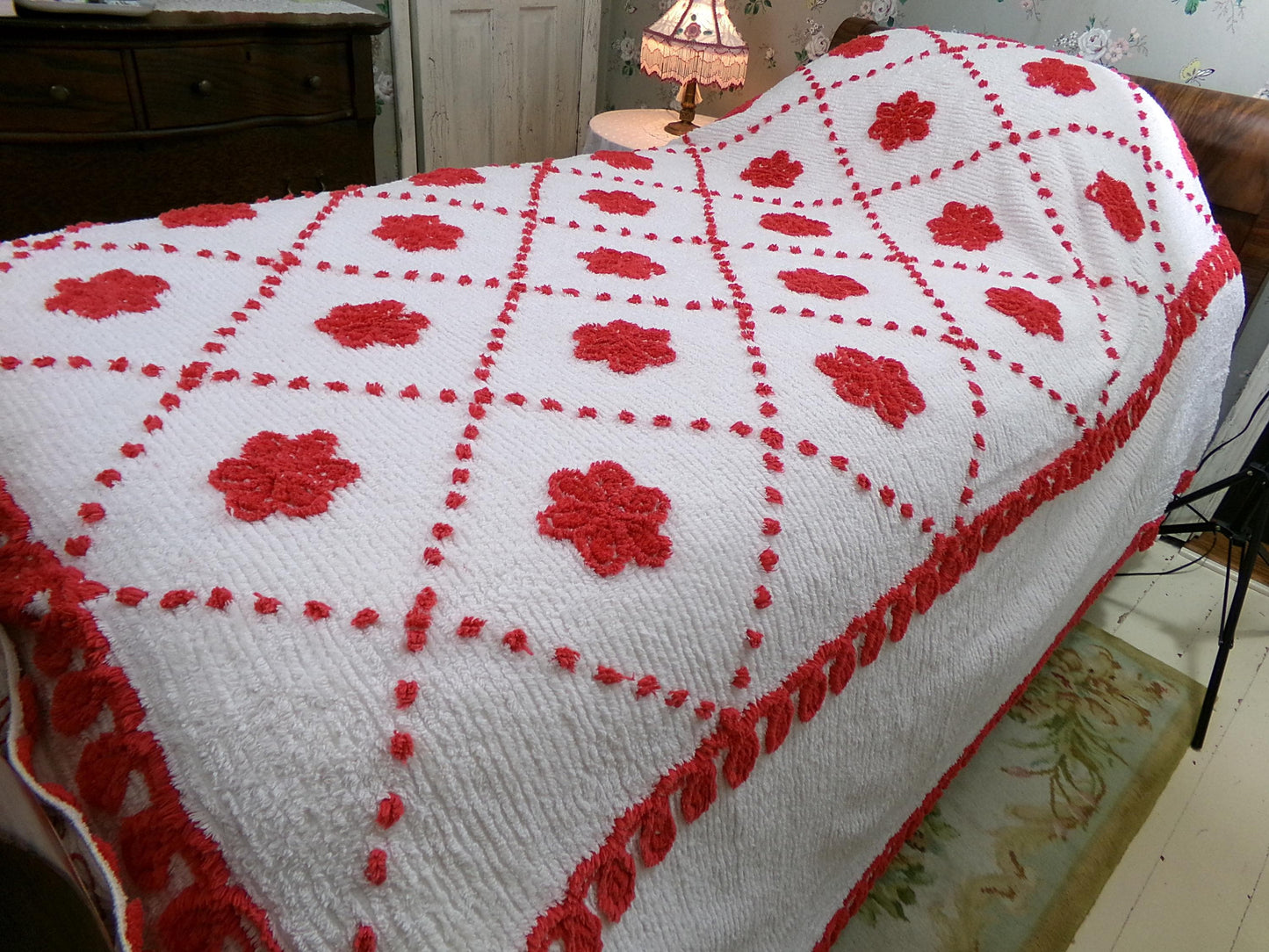 vintage red flower chenille bedspread, white cotton full size bedding