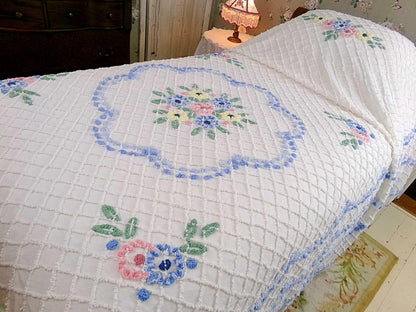 cottage classic vintage chenille bedspread, springtime flowers on white with fringe trim, full size cotton bedding