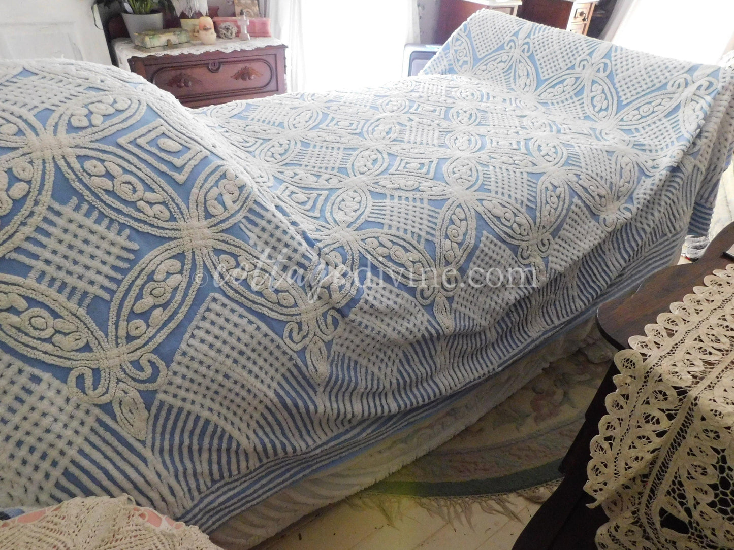 Porcelain Blue & White Rosette Vintage Chenille Bedspread, Cottage Chic Charm, 86" x 100", Full