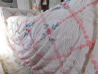 Romantic Cottage Style Chenille Bedspread PINK Rose Daisy Vintage Cabin Crafts Design, Full Size, Lovely Fringe
