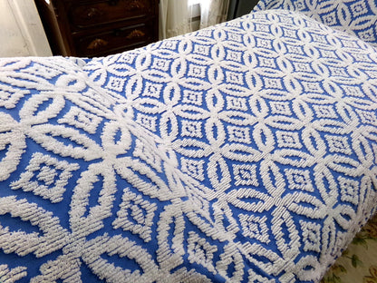 coastal cottage blue vintage chenille bedspread, cobalt & white geometric pattern, 100% cotton twin size summer coverlet with fringe