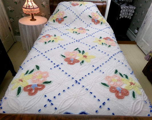 Vintage Floral Chenille Bedspread: Full Size 100% Cotton Bedding