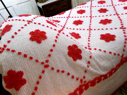 vintage red flower chenille bedspread, white cotton full size bedding