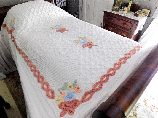 Beautiful White Vintage Chenille Bedspread in Starburst Swirl Design with Florals, Full Bed Size, 100% Cotton Cottage Style Bedding