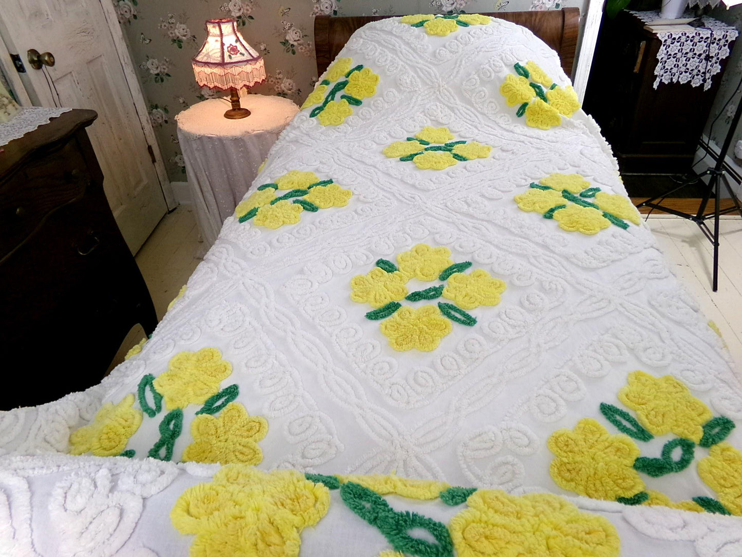 daffodil yellow flowers on white swirls vintage chenille bedspread with accent fringe, full size cottage style bedding