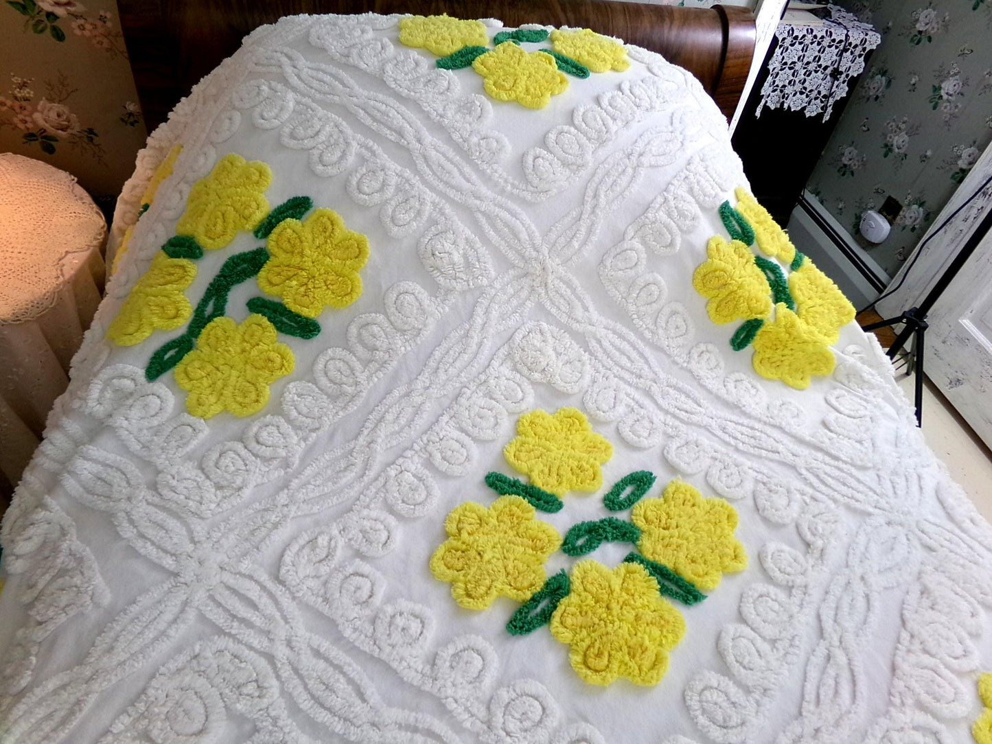 daffodil yellow flowers on white swirls vintage chenille bedspread with accent fringe, full size cottage style bedding