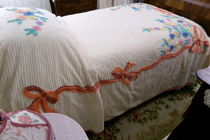 granny's cottage full size chenille bedspread, old-fashioned flower bouquets on cream, vintage style bedding