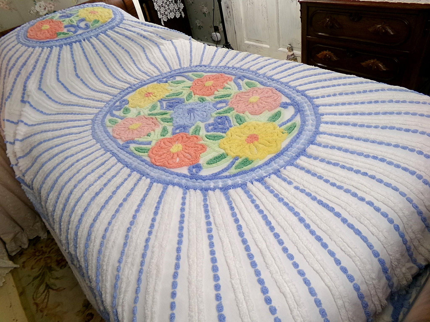 vintage full size chenille bedspread in blue & white colorful cameo starburst florals