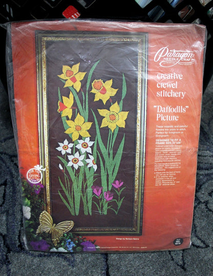 DAFFODILS CREWEL Embroidery Kit Vintage Paragon Stitchery 0219 Barbara Sparre