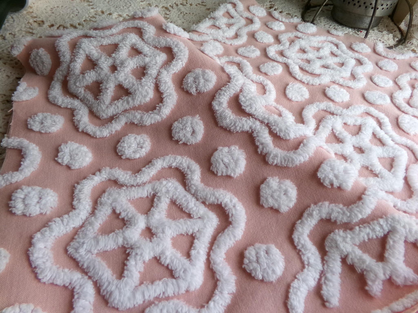fairytale daisy dots vintage chenille fabric, beautiful white spoked daisies on rose pink cotton, 20" x 24" piece of sewing & quilt material