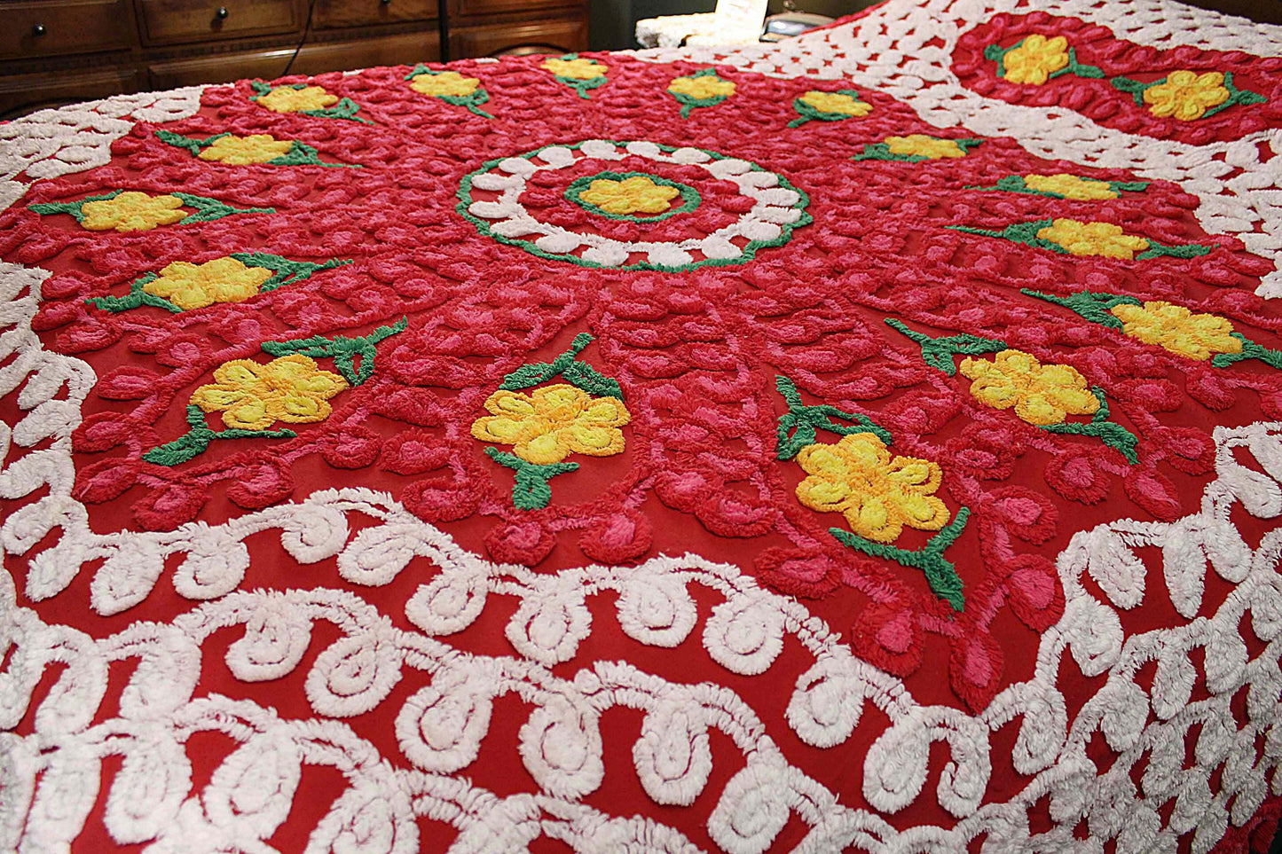 Flower Burst Chenille Bedspread, Vintage Midcentury Bedding in Sassy Bright Red with Hearts & Curlicues, FULL Size Bedding
