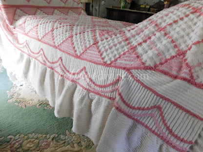 Fantasy Rose Vintage Chenille Bedspread, Pink & White, Integrated Ruffle Skirt, Fitted Full Size