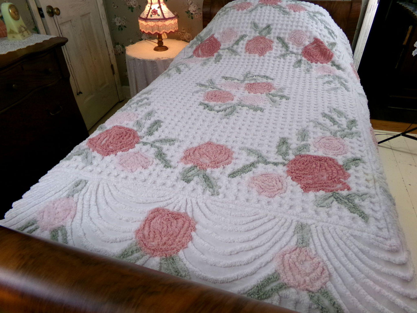 luxurious plush tufted chenille bedspread, muted natural roses, thick white grids, swags & accent fringe, vintage twin size cottage bedding