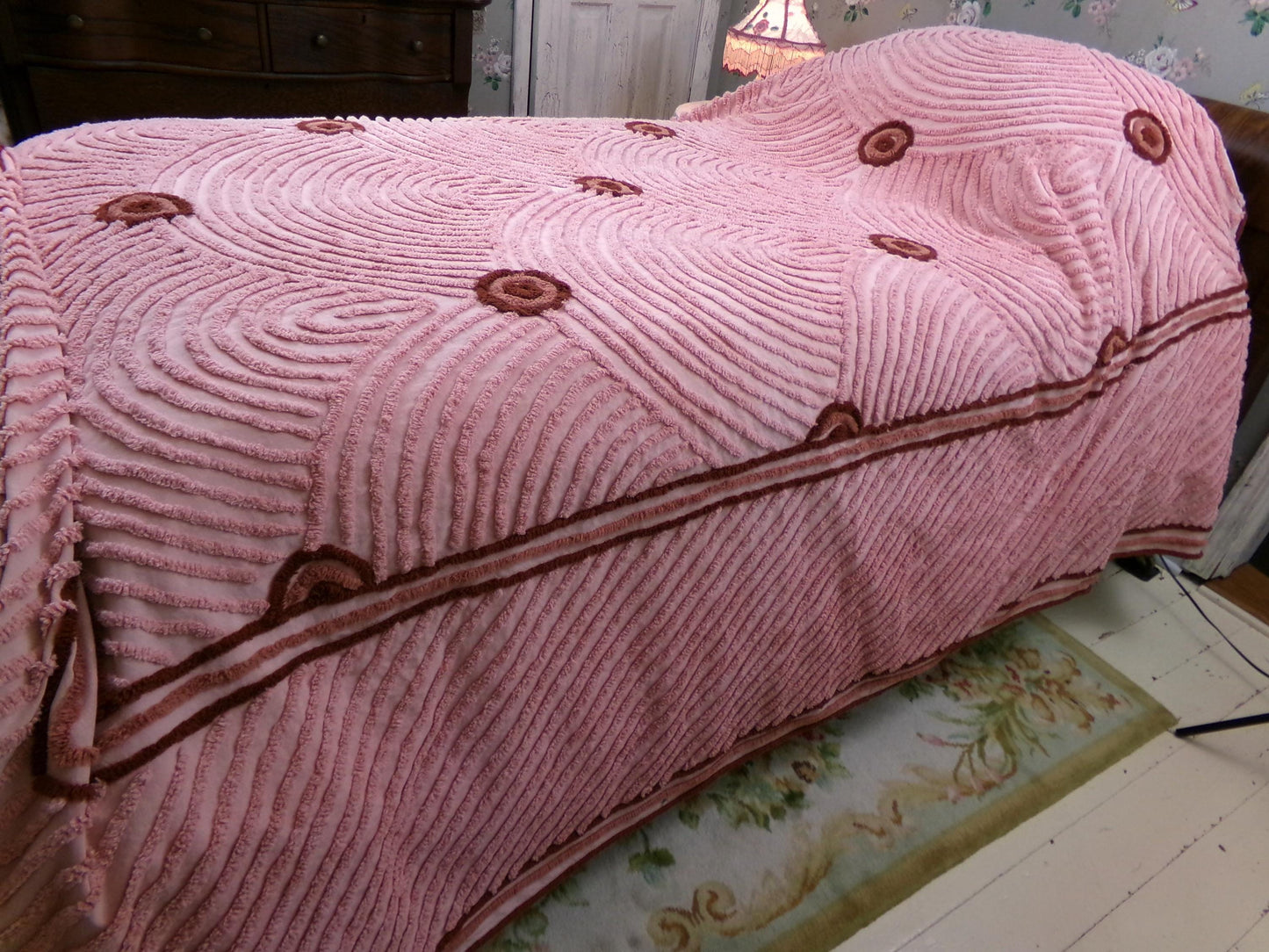 Shabby Pink Vintage Chenille Bedspread, Dramatic Mauve Deep Swags, Full Size Old Hollywood Style Bedding