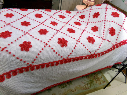 vintage red flower chenille bedspread, white cotton full size bedding