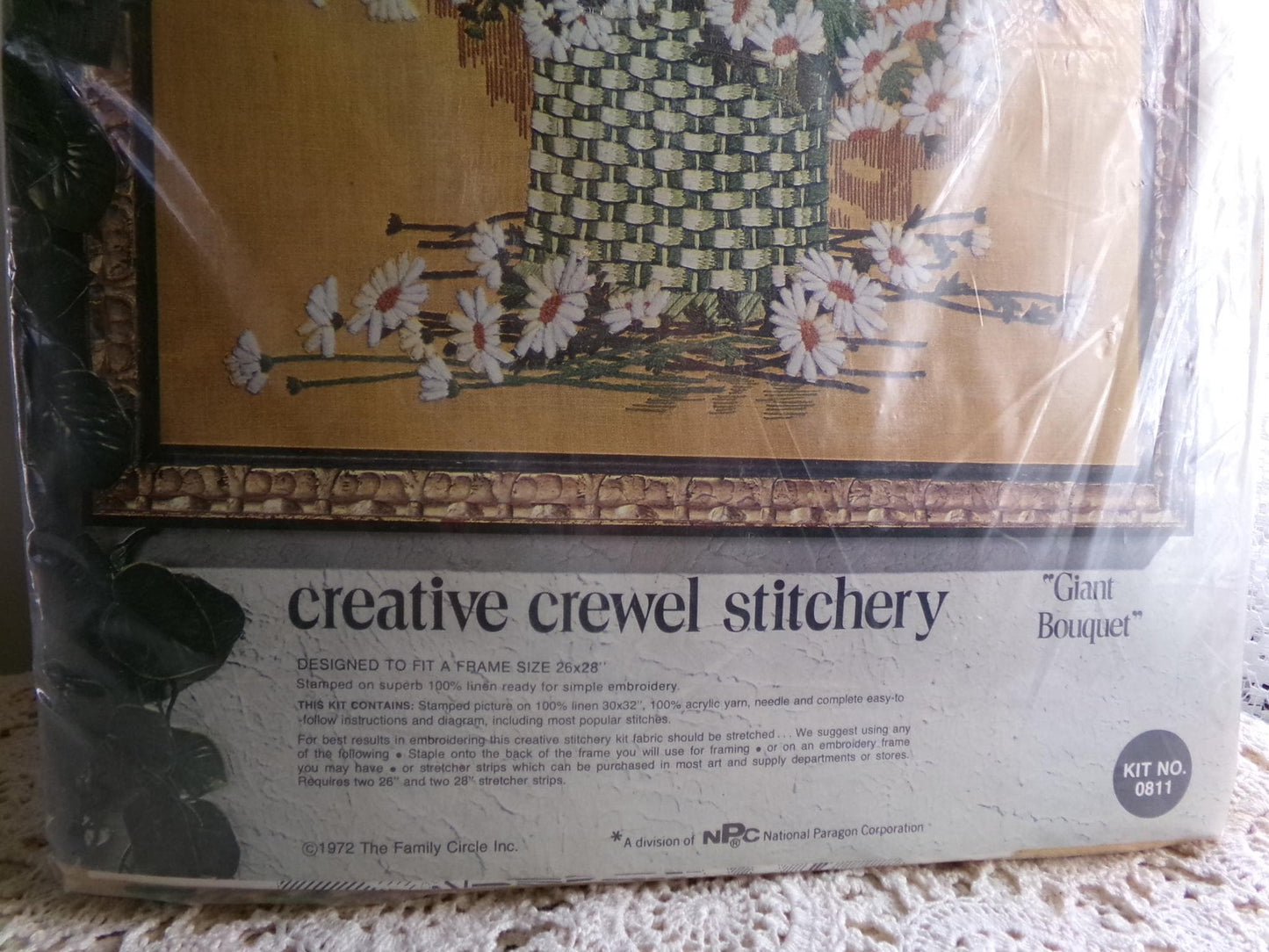 GIANT BOUQUET Boho Stitchery Kit, Vintage Paragon Creative Crewel Embroidery, Hippie Wall Hanging Design #0811, Family Circle 1972