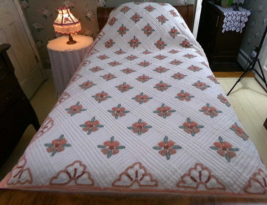 Cottage Life Vintage Chenille Bedspread, Flower Blooms on White Cotton, Full Size