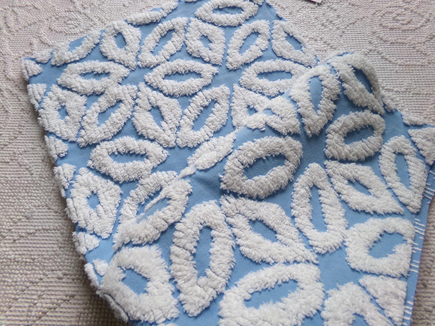 beach blue & white daisy vintage chenille fabric, classic geometric daisies, 18" x 24" piece of texturized cotton sewing material