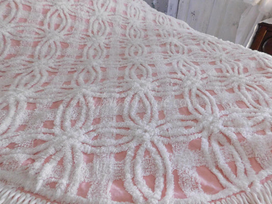 Pretty in Pink Vintage Chenille Bedspread, Classic White Wedding Ring Design, Twin Size