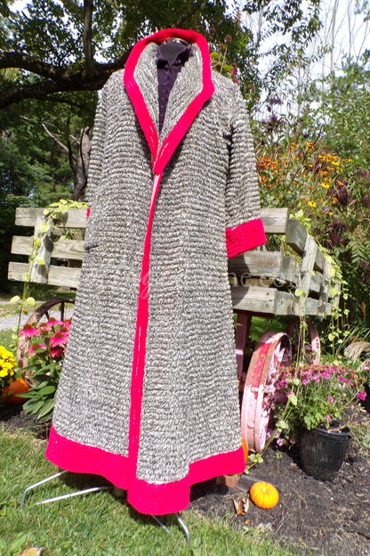 Red Peacock Vintage Women's Chenille Robe, 1940s Salt & Pepper Handmade Bathrobe, Size Small
