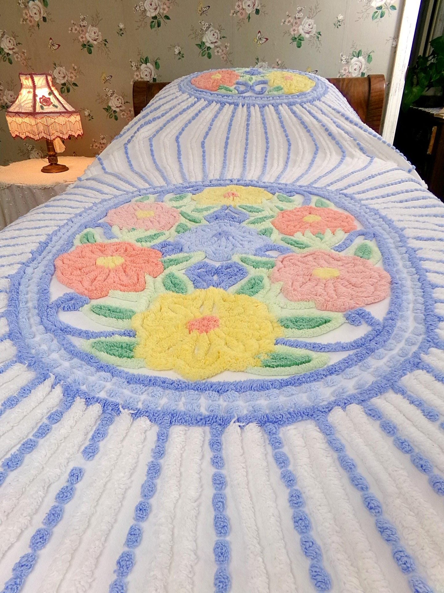 vintage full size chenille bedspread in blue & white colorful cameo starburst florals