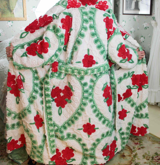 Winter Rose HOODED Chenille Robe, Green Hearts & Red Roses Bathrobe Upcycled from Vintage Midcentury Chenille Bedspread, Medium Large