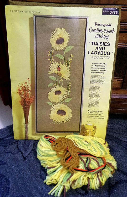 DAISIES & LADYBUG Vintage Paragon CREWEL Embroidery Kit #0726, 1970s Boho Style, Coralie Ginther Design
