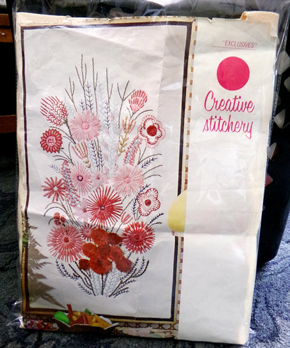 REGAL MUMS Crewel Stitchery Kit, Vintage Boho Style Wall Hanging, Rare Paragon Needlecraft Hippie Embroidery # 0219