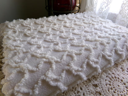 Gentle Cream Texturized Chenille Material, Squiggle Tuft, 20" x 25" inch Piece, Neutral Vintage Fabric for Handmade Quilts & DIY Pillows