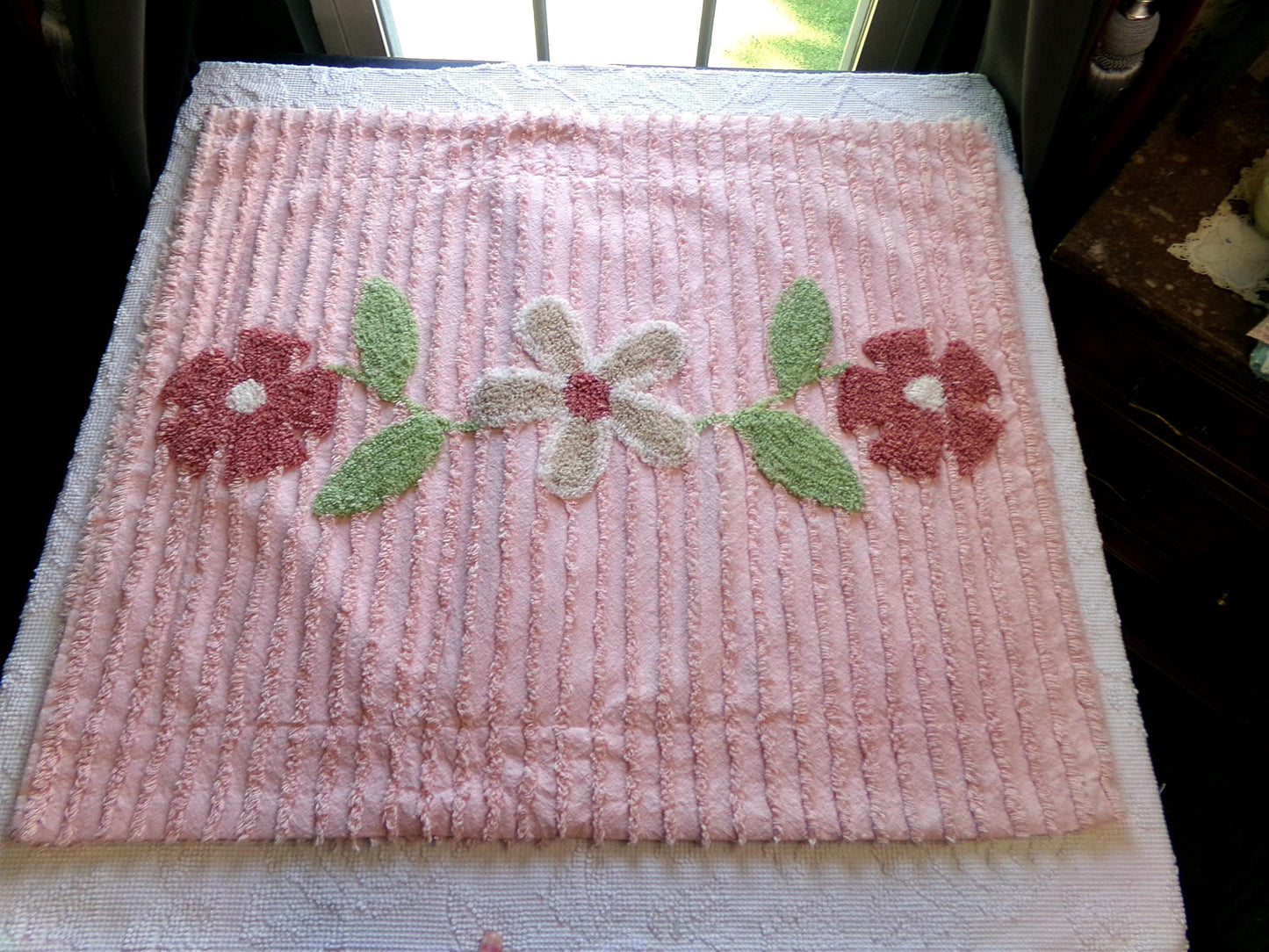 romantic cottage chenille pillow sham, vintage style daisy floral on pink cotton with envelope back, SINGLE, not a pair