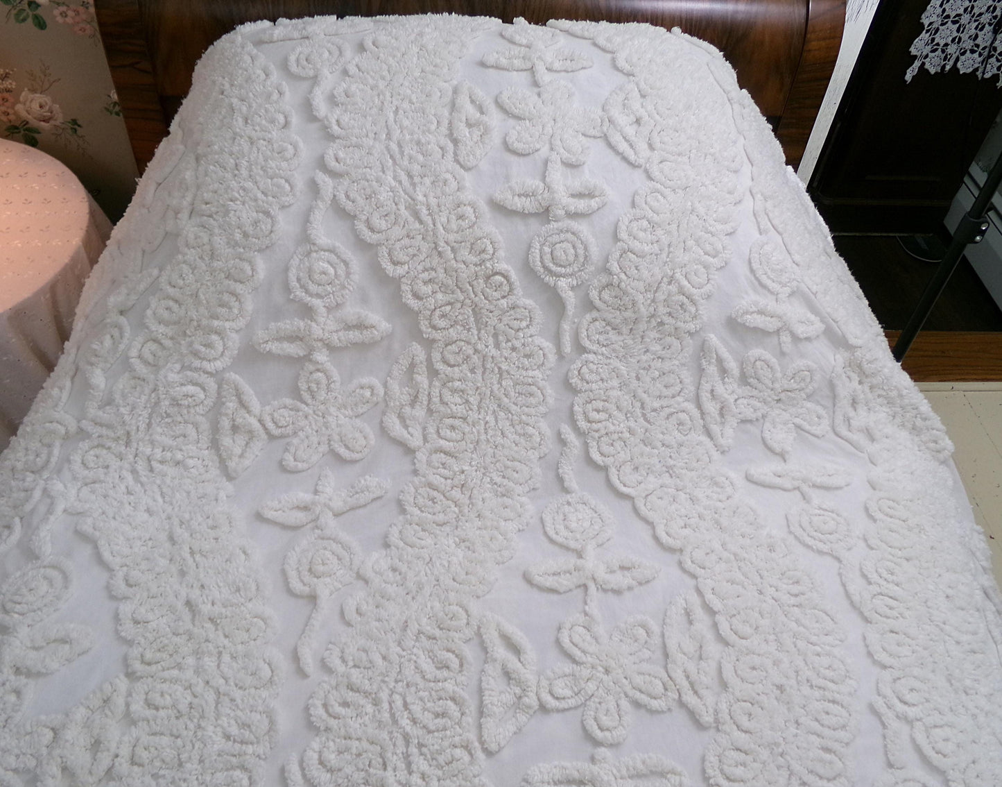 Vintage Canyon Group Chenille Bedspread: KING Size Cotton Blend Bedding, Made in USA