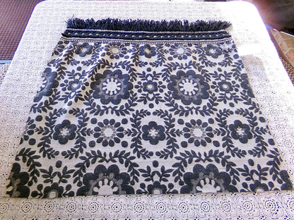Flower Power MoD DaIsY Vintage Woven Fabric, REVERSIBLE Black & White Hippie Floral, 22" x 18" Piece