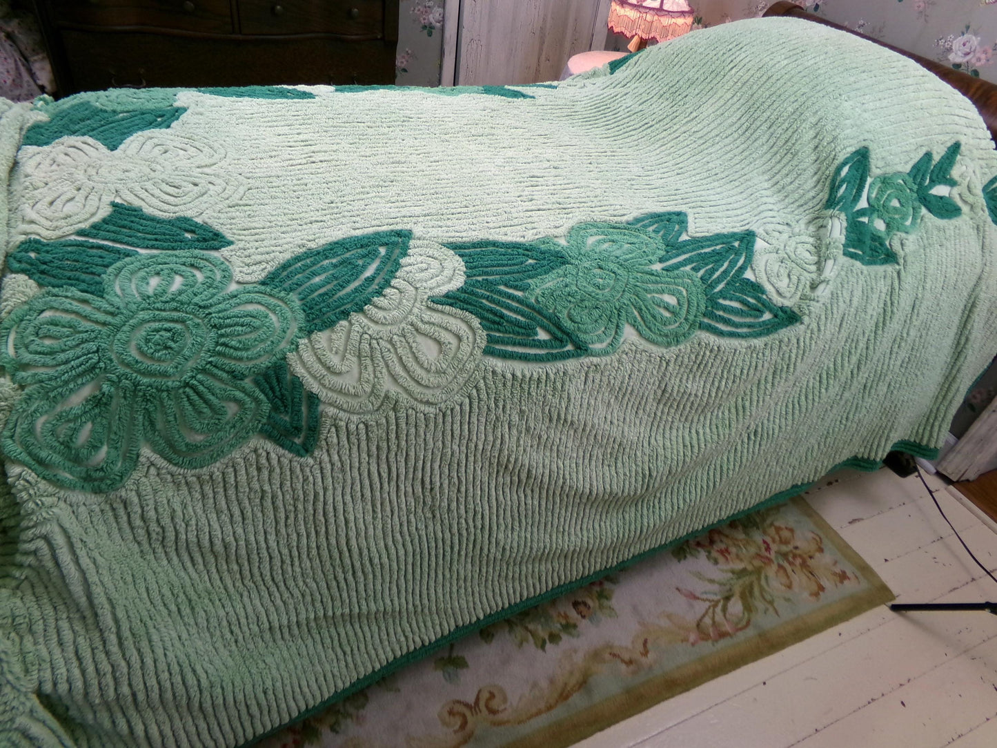 Vintage Heavyweight Chenille Bedspread Hawaiian Tropical Green Hibiscus Flowers, Plush Full Sz