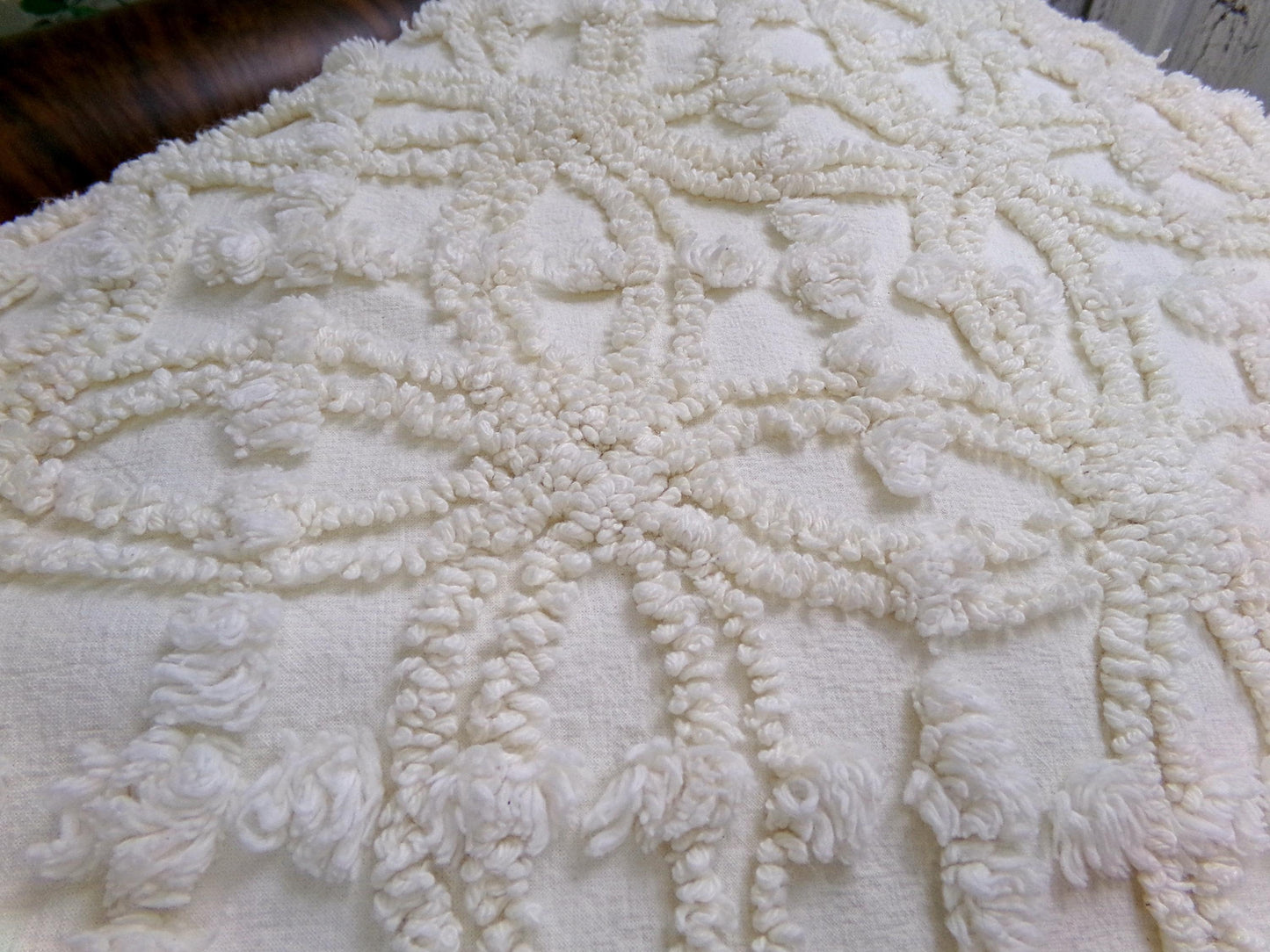 Ivory Elegance Vintage Chenille Fabric - Creamy Neutral Textured Quilt & Craft Material, 20" x 24" Piece