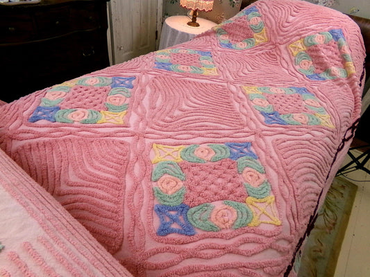 Vintage Mauve Floral Chenille Bedspread, Luxury Pink Full Size Cottage Style Bedding