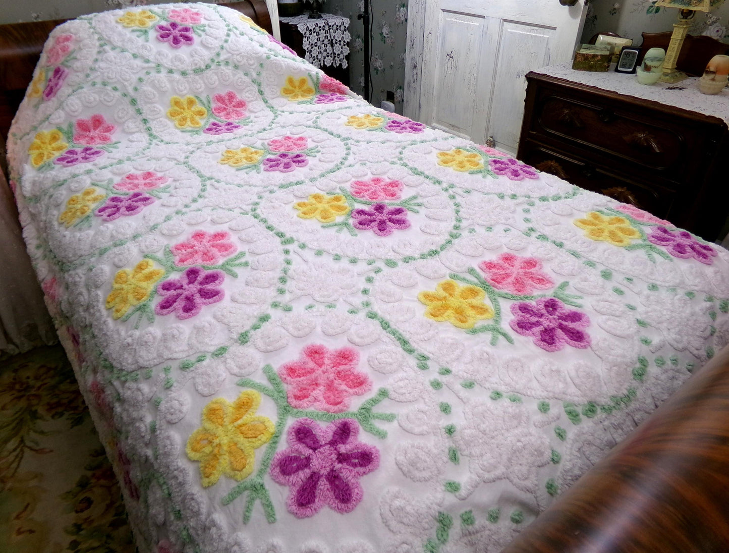 rainbow hearts vintage chenille bedspread, whimsical pink, yellow, lilac flowers w/ swirl accents & dots, white cotton full size bedding