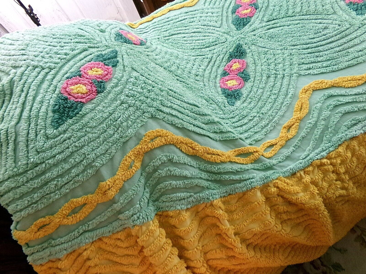 Vintage gold & green chenille bedspread, pink roses, attached ruffle skirt, twin sz