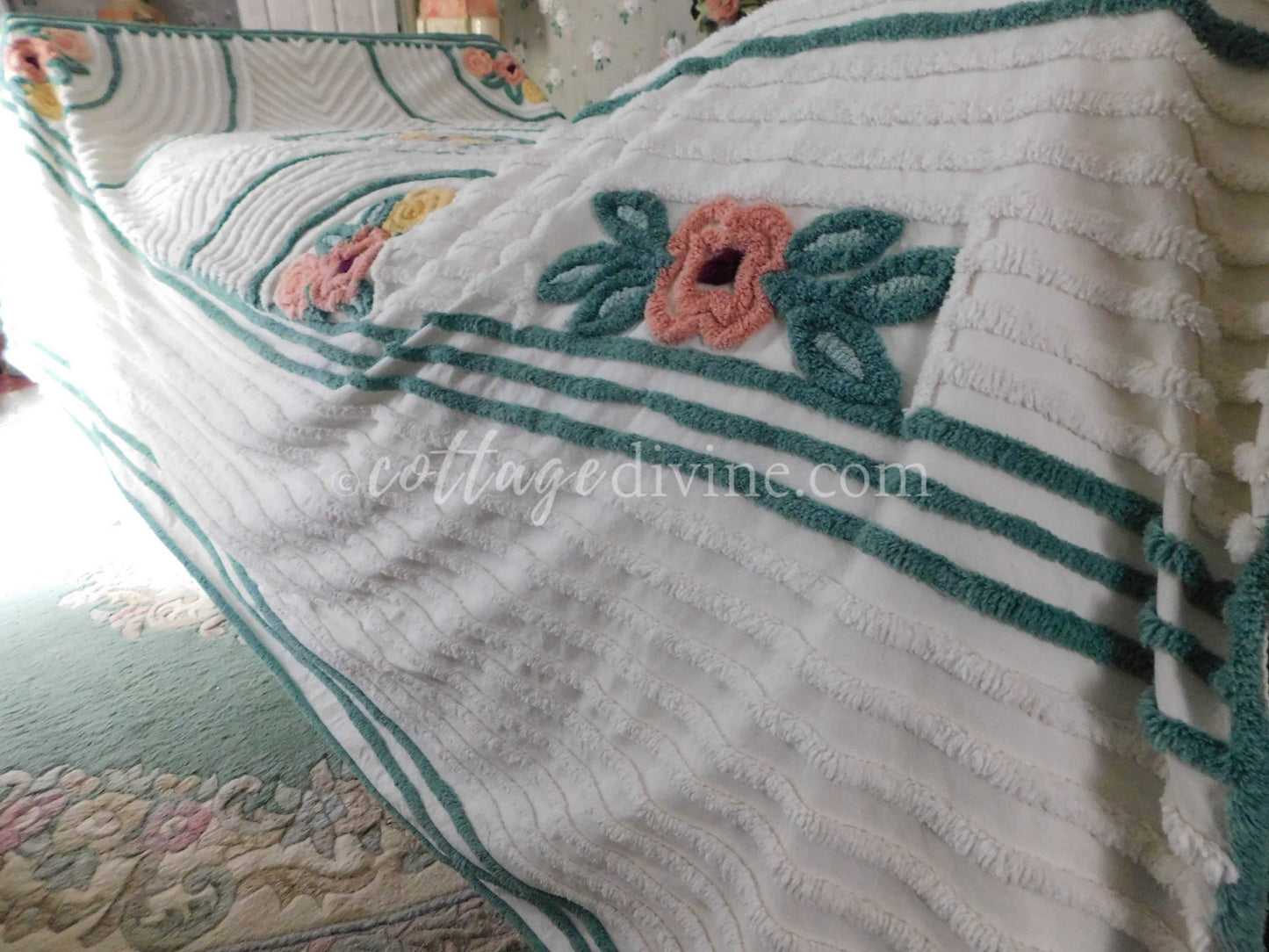 Vintage Cottage Style Bedding 1940s Circle Swirl Floral Chenille Bedspread, FULL, Cotton