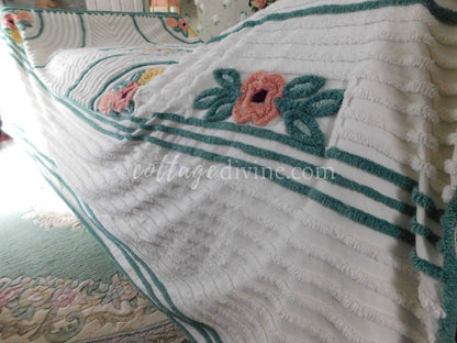 Vintage Cottage Style Bedding 1940s Circle Swirl Floral Chenille Bedspread, FULL, Cotton