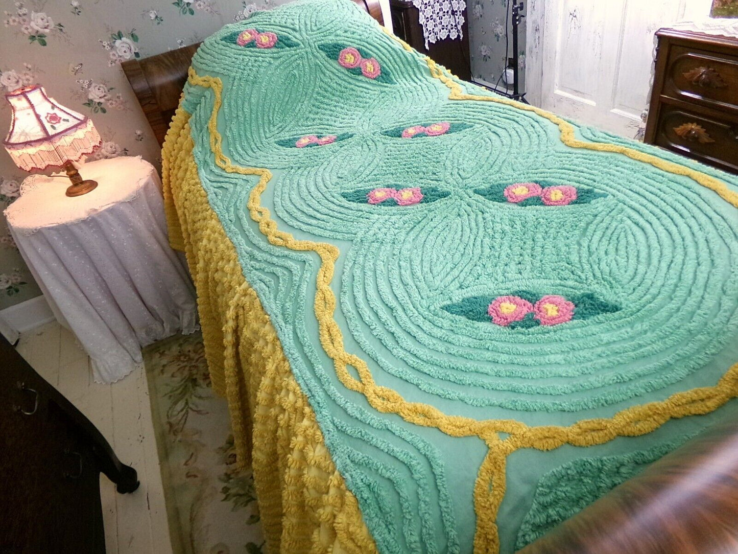 Vintage gold & green chenille bedspread, pink roses, attached ruffle skirt, twin sz
